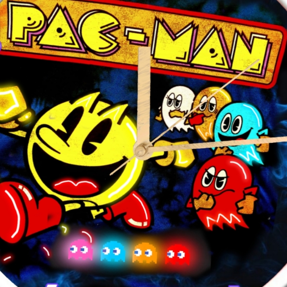 Retro Pac Man clock with different color led lights personalized